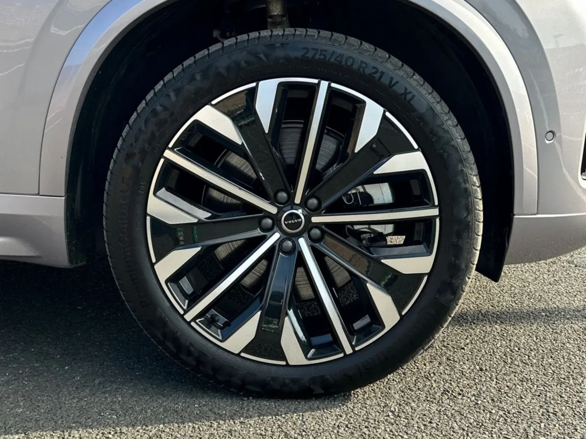 Volvo XC90 T8 ULTRA DARK Edition AWD PHEV Recharge - Image 5