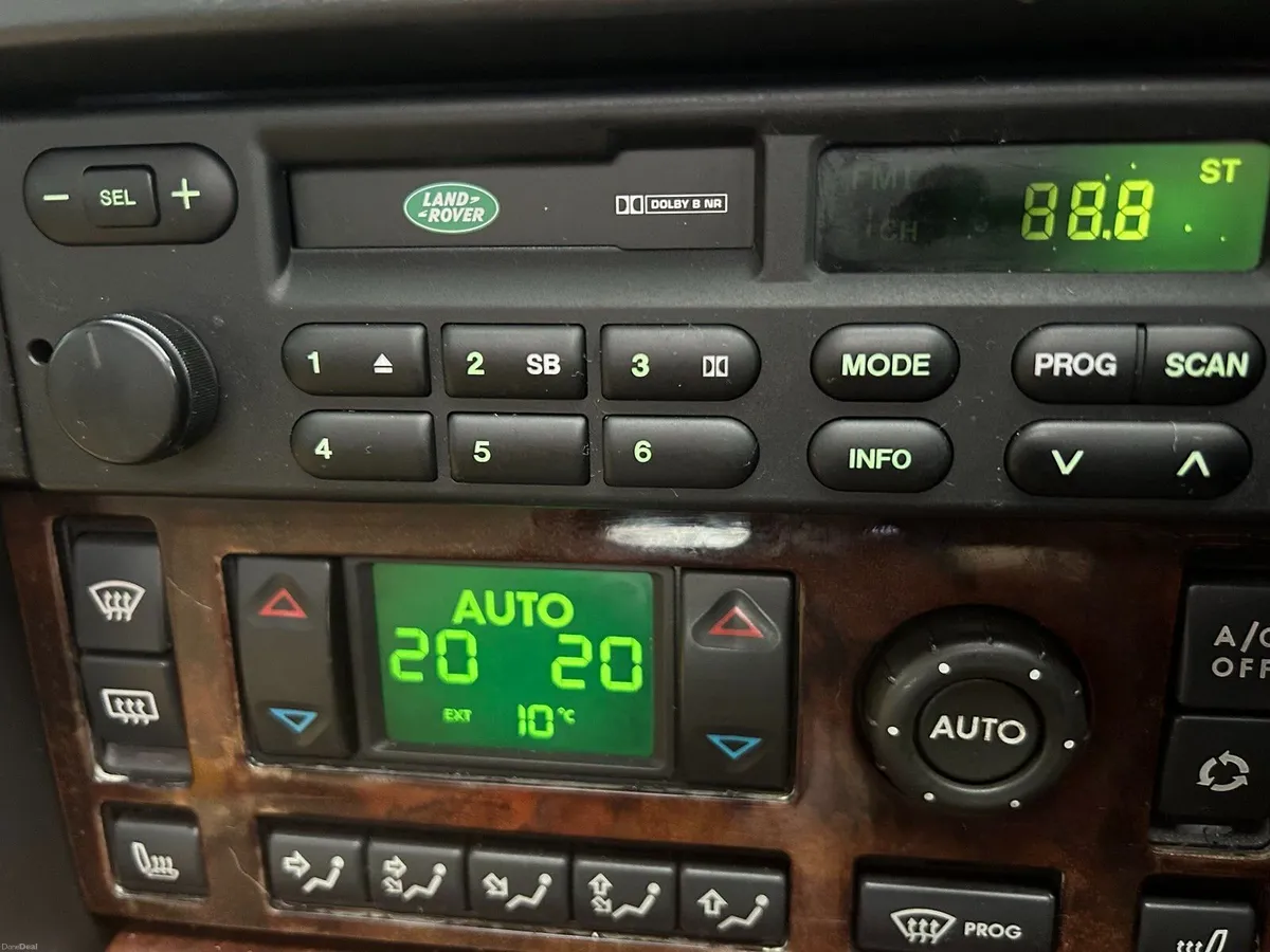 Range Rover P38 HSE 4.6L Petrol V8 - Image 5