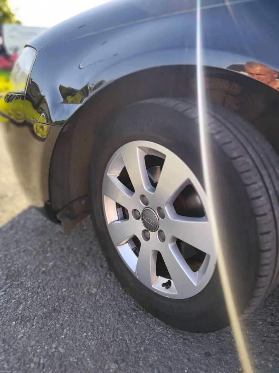 A car - Image 4