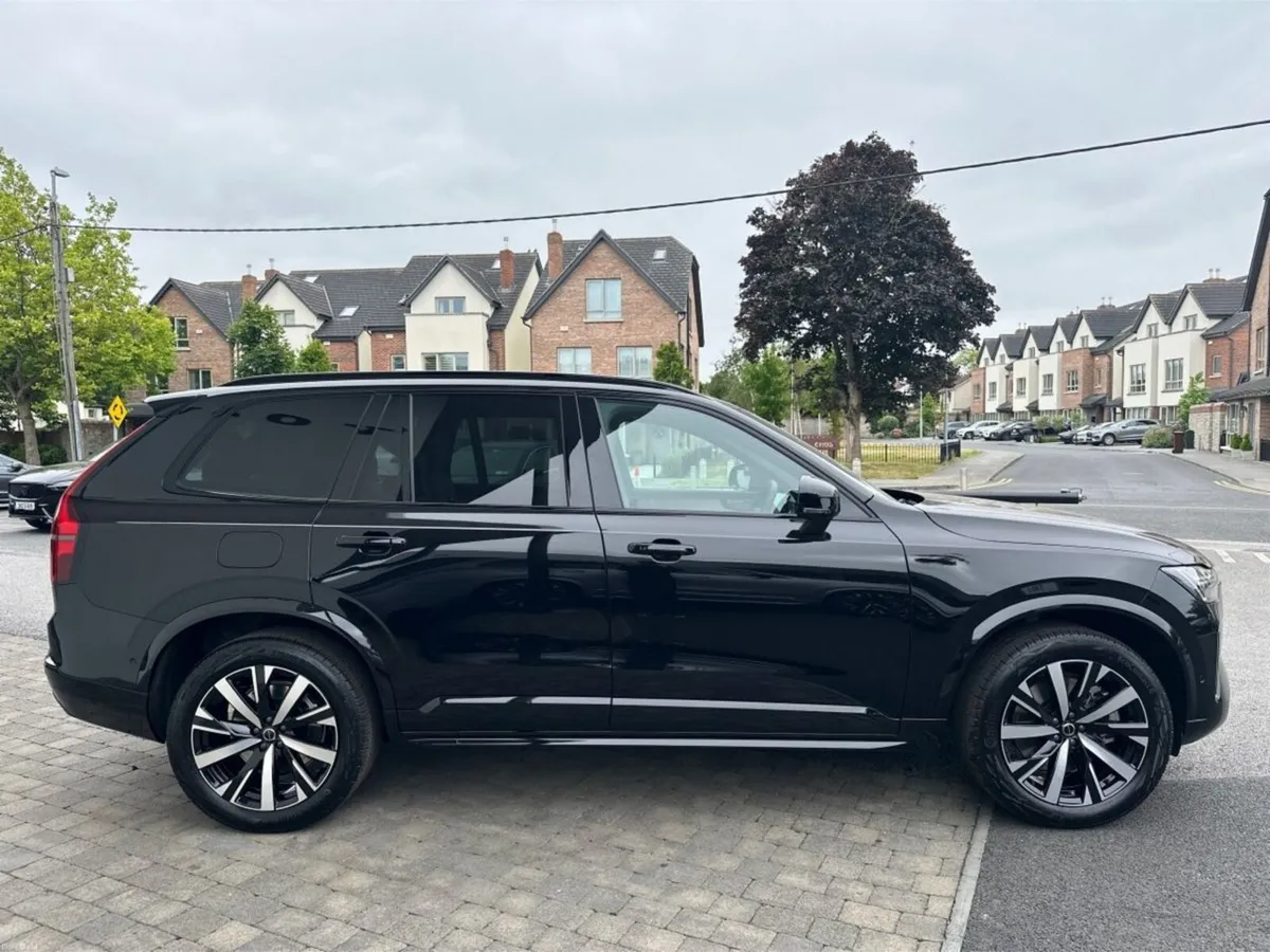 Volvo XC90 ---SOLD---XC90 T9 Plus Dark AWD PHEV--I - Image 4