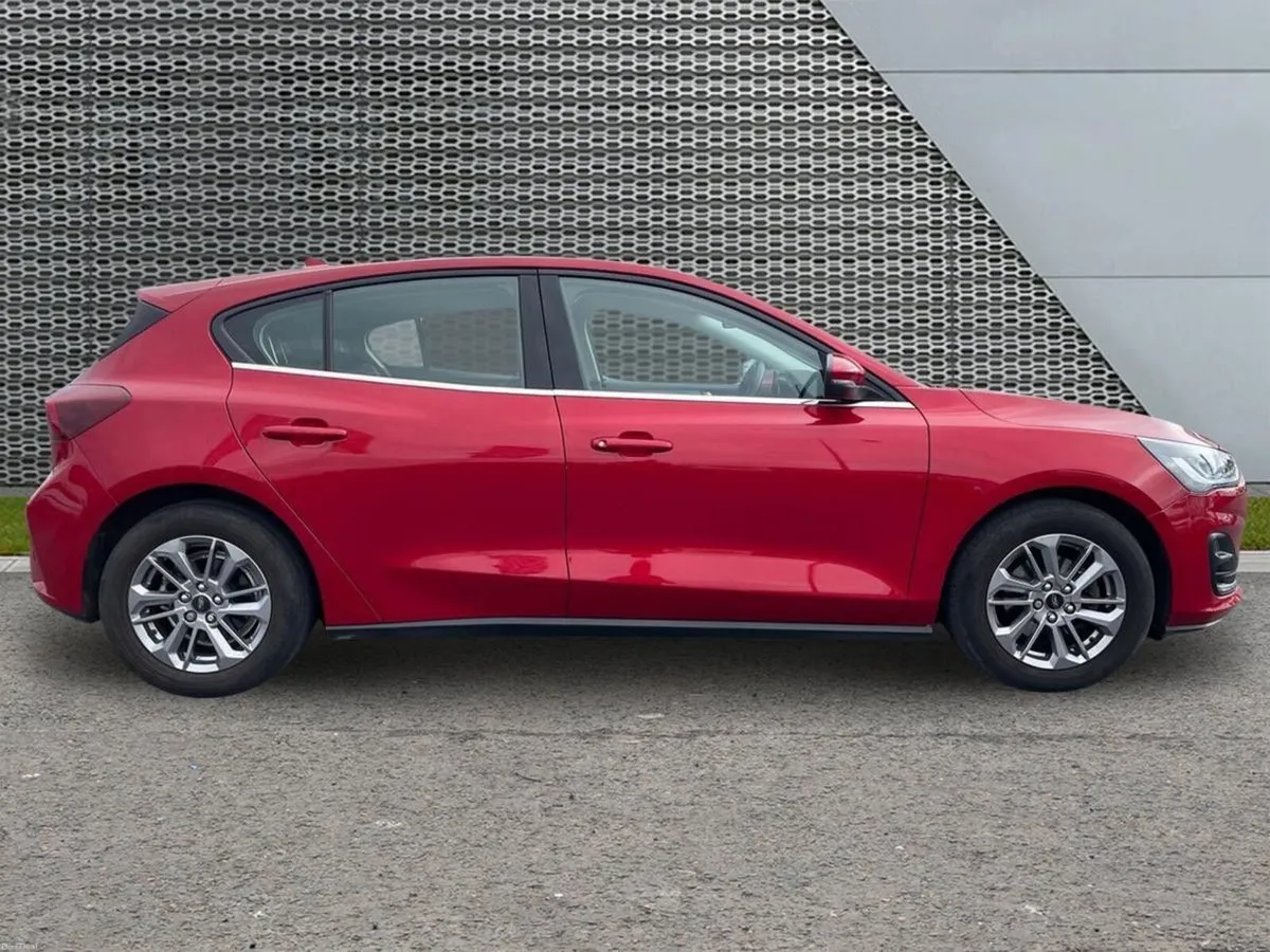 Ford Focus 1.0L EcoBoost 125PS Titanium - Image 6