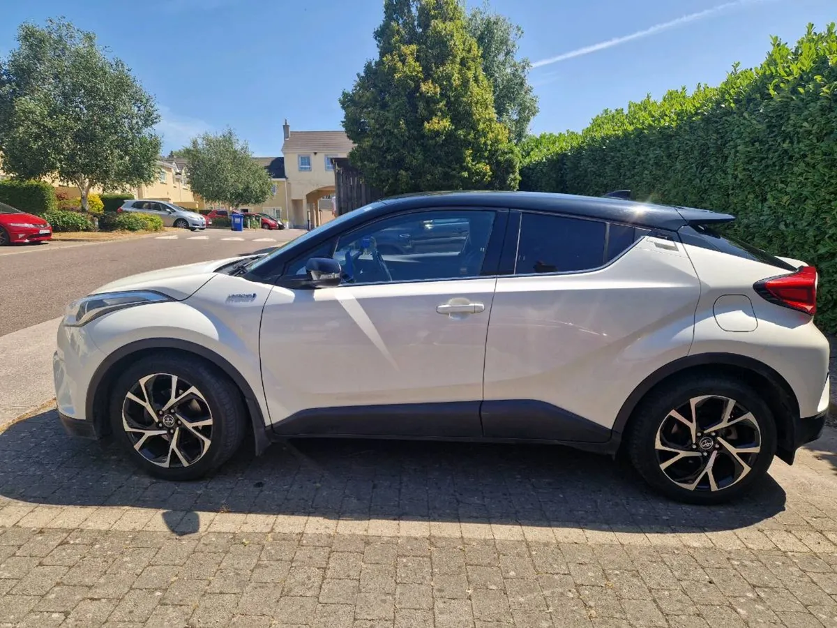 Toyota C-HR Hybrid Luna Sport Auto 1.8 Petrol - Image 3