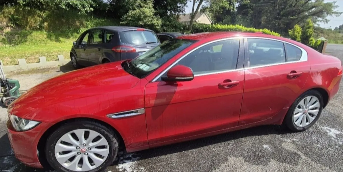 2016 Jaguar XE Prestige - Image 4