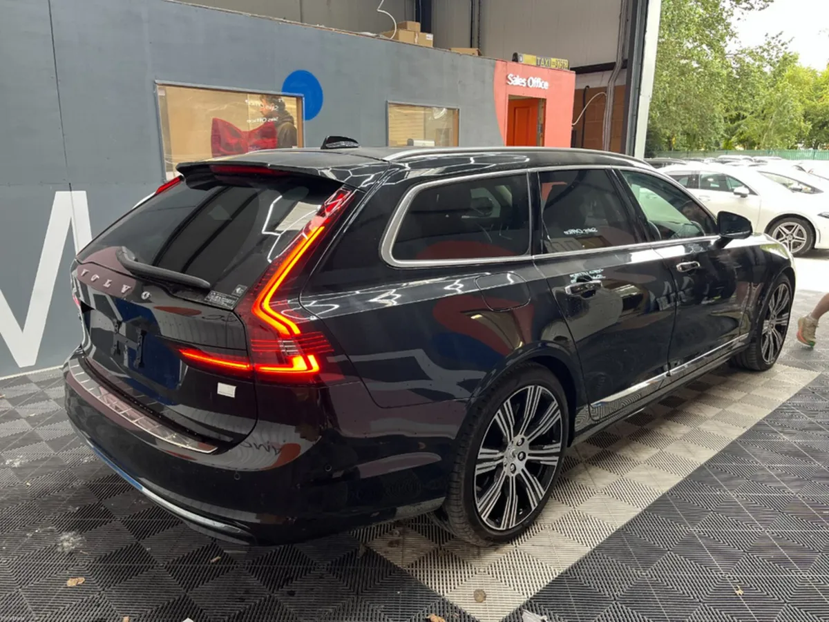 Volvo V90 2022 VOLVO V90 T8 PLUG-IN 2.0 AUTOMATIC - Image 2
