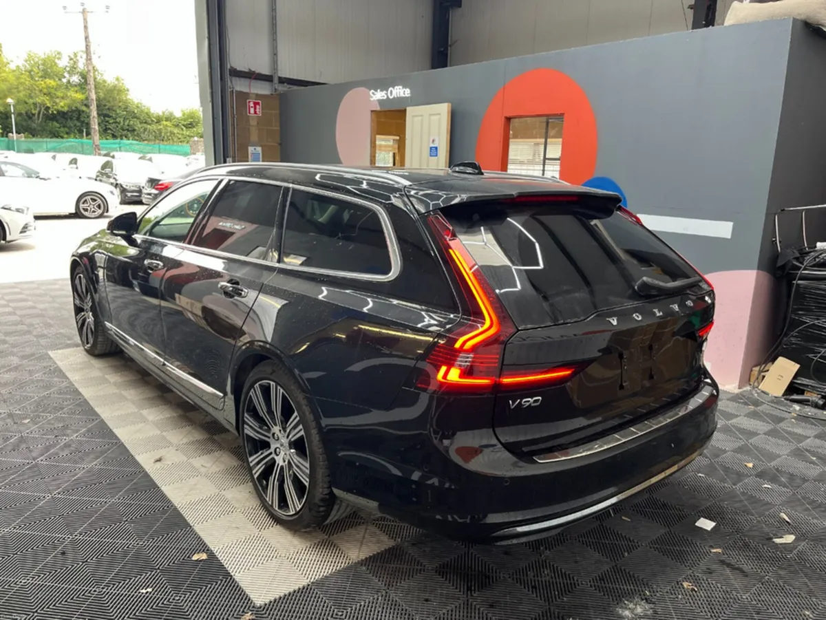 Volvo V90 2022 VOLVO V90 T8 PLUG-IN 2.0 AUTOMATIC - Image 4