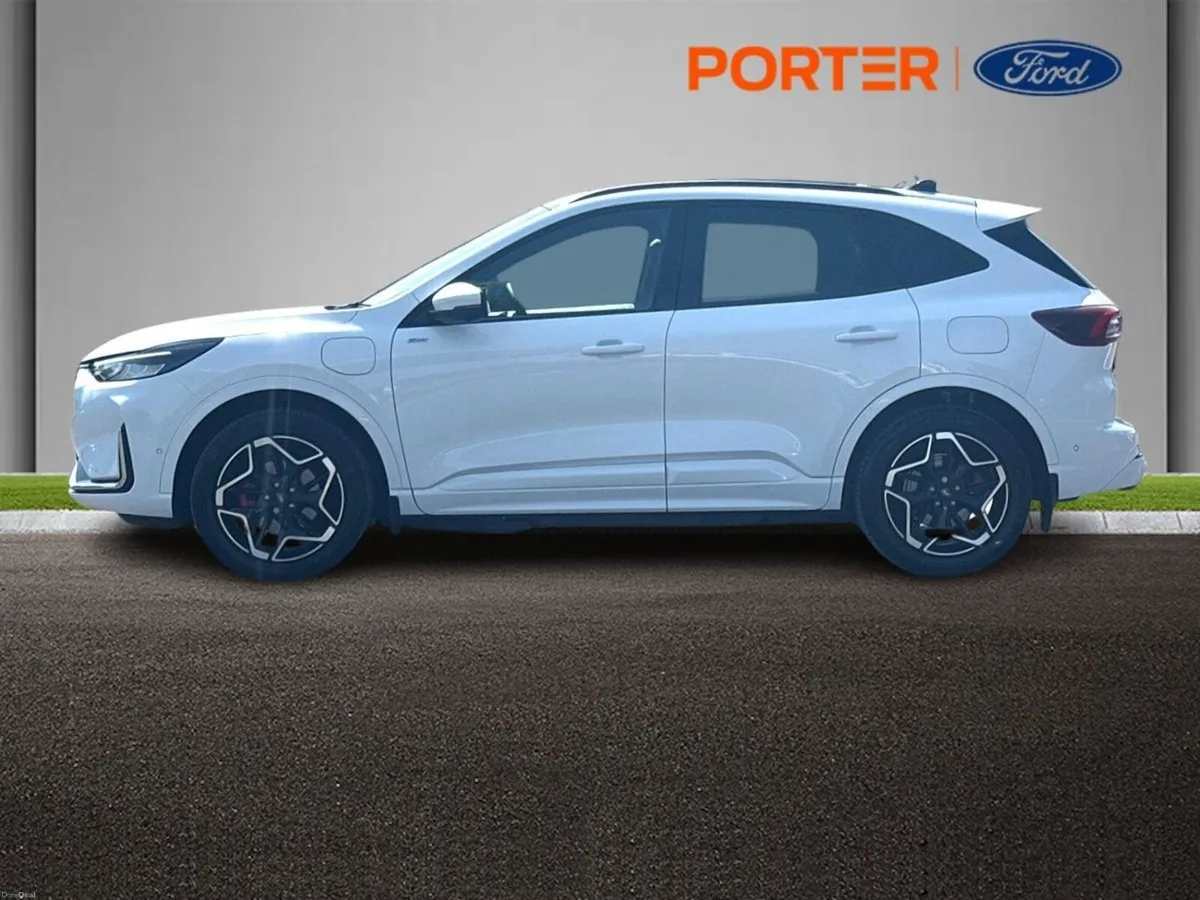 Ford Kuga 2.5 Duratec 225PS PHEV ST-Line X Auto - Image 6