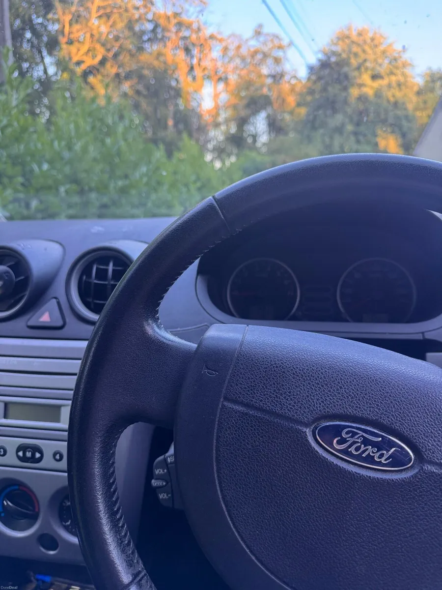 Ford Fiesta 2005 - Image 4