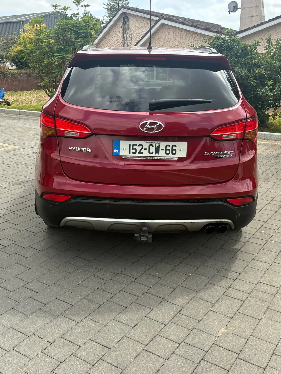 2015 Hyundai Santa Fe 4x4 top spec - Image 5