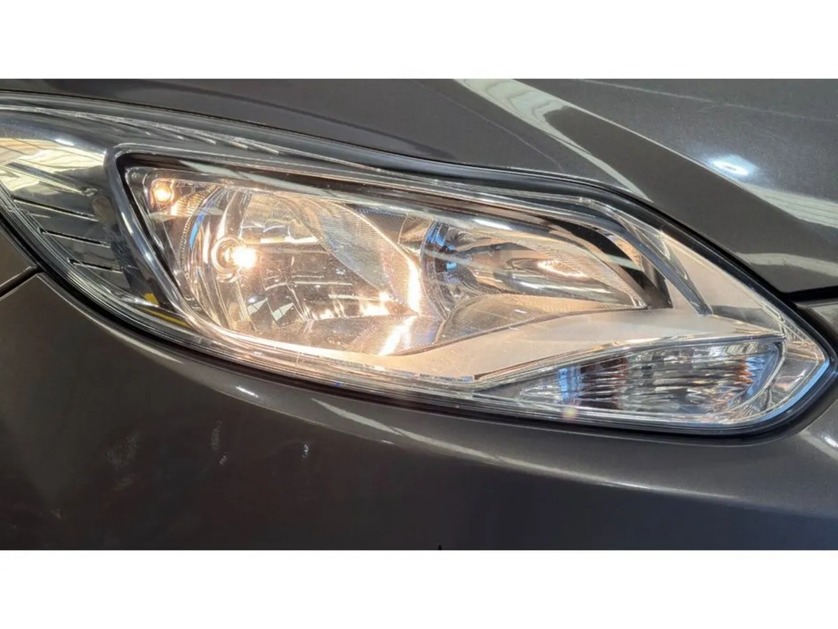 Ford Focus EDITION 1.6 95PS 2014MY 4DR - Image 3