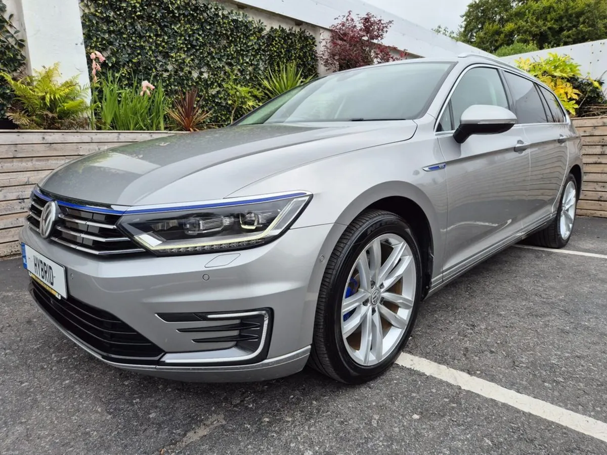 Volkswagen Passat 1.4 GTE / ADVANCE TOP SPEC / LOW - Image 1