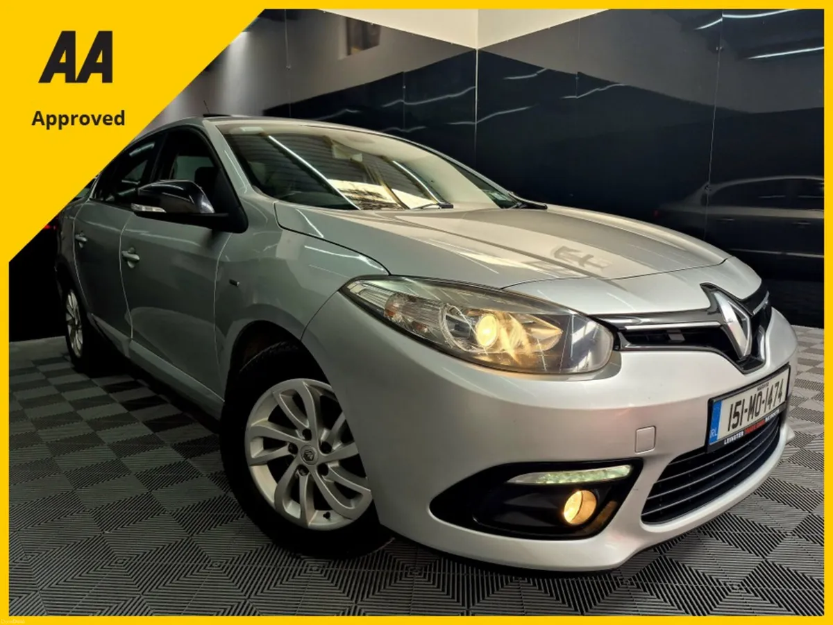 🚗2015 Renault Limited Edt. | Manual | Sunroof 🚗 - Image 4