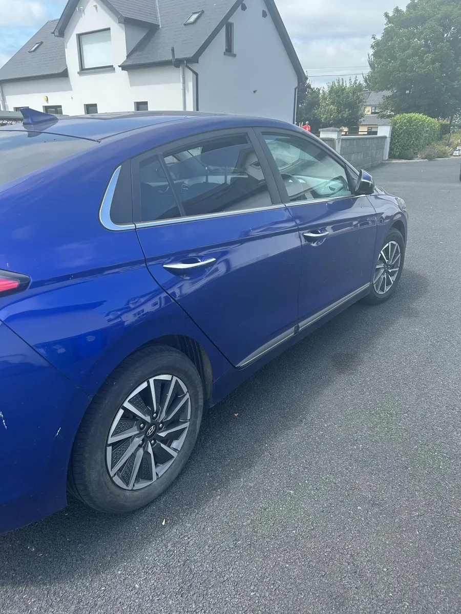 2022 Hyundai ionic - Image 5