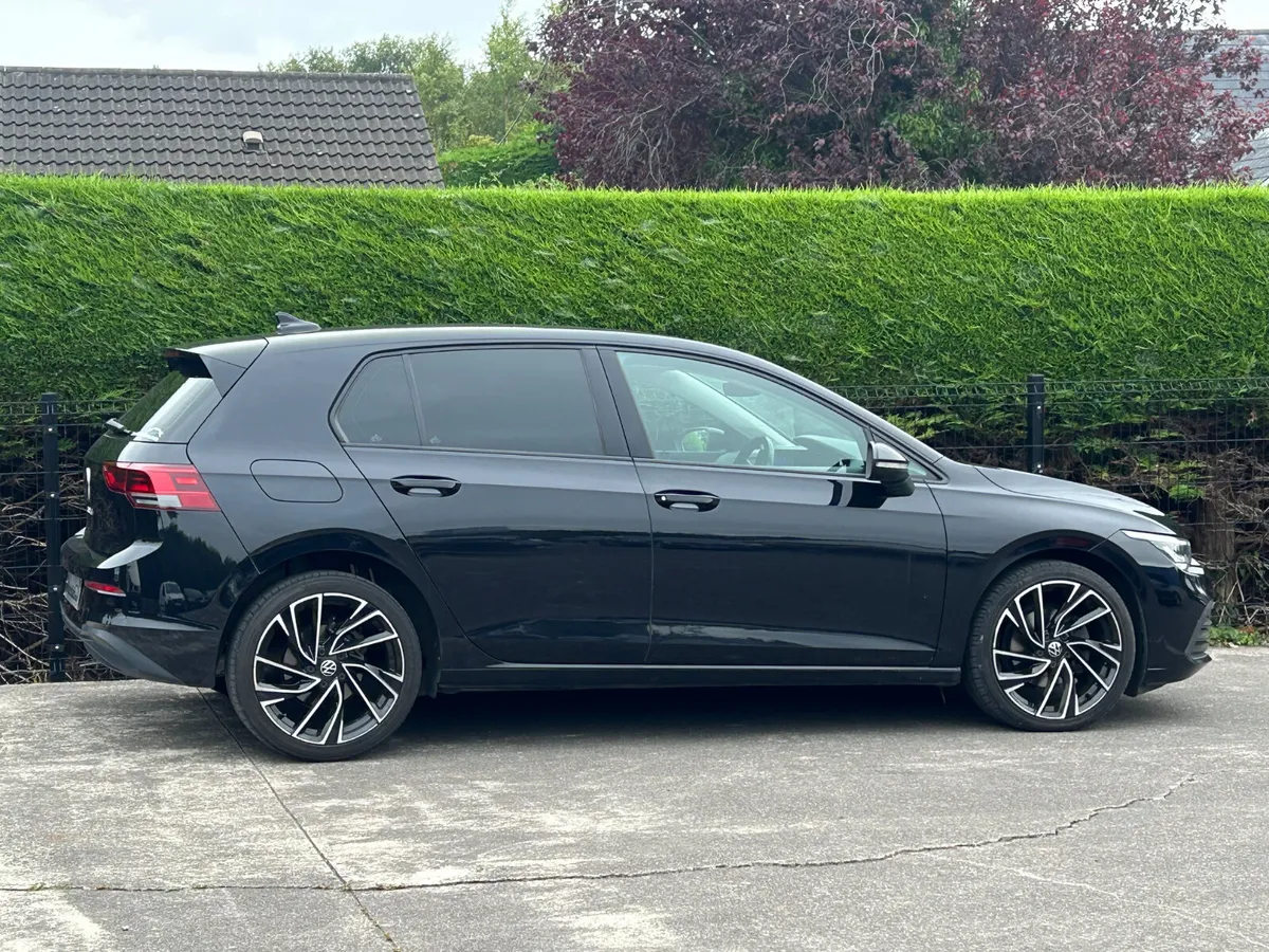 21Volkswagen Golf 1.5 tsi Life €15750 inc Vrt - Image 4