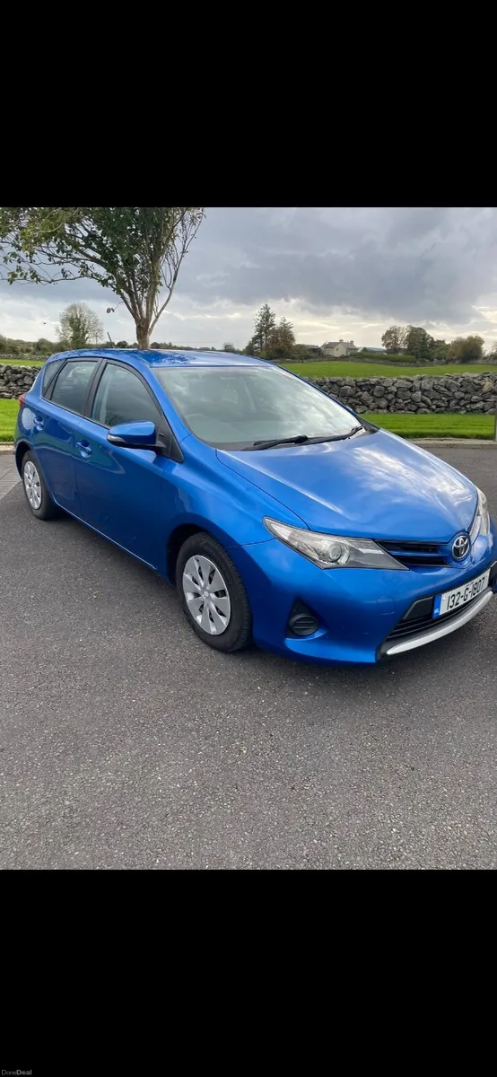 Toyota Auris 2013 - Image 1
