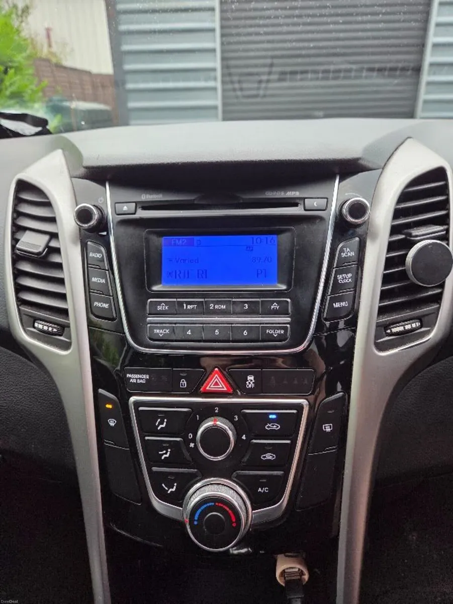 Hyundai i30 2016 1.6l Diesel 5Dr - Image 3
