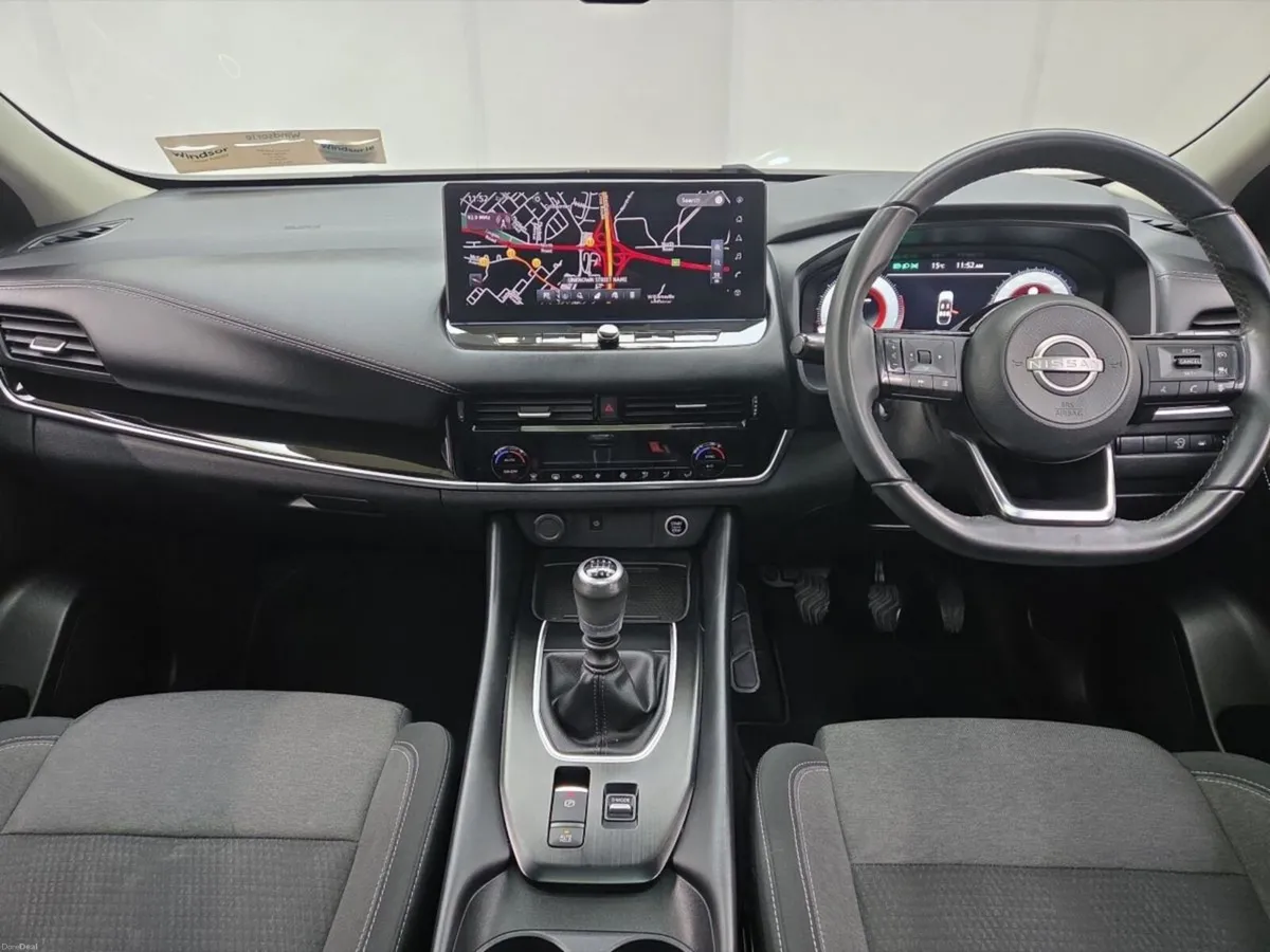 Nissan Qashqai 1.3 PET MILD HYBRID SV PREMIUM *Scr - Image 3