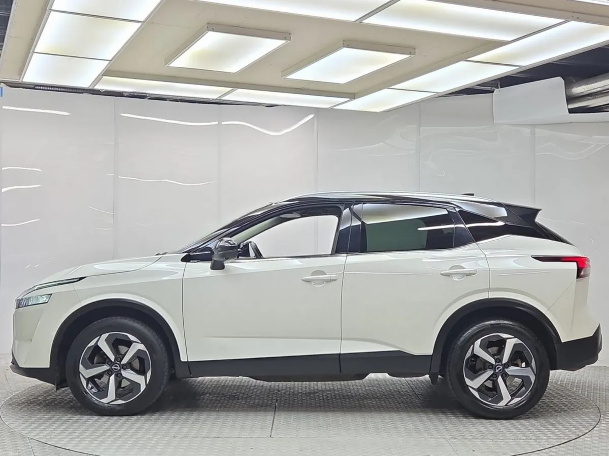 Nissan Qashqai 1.3 PET MILD HYBRID SV PREMIUM *Scr - Image 5