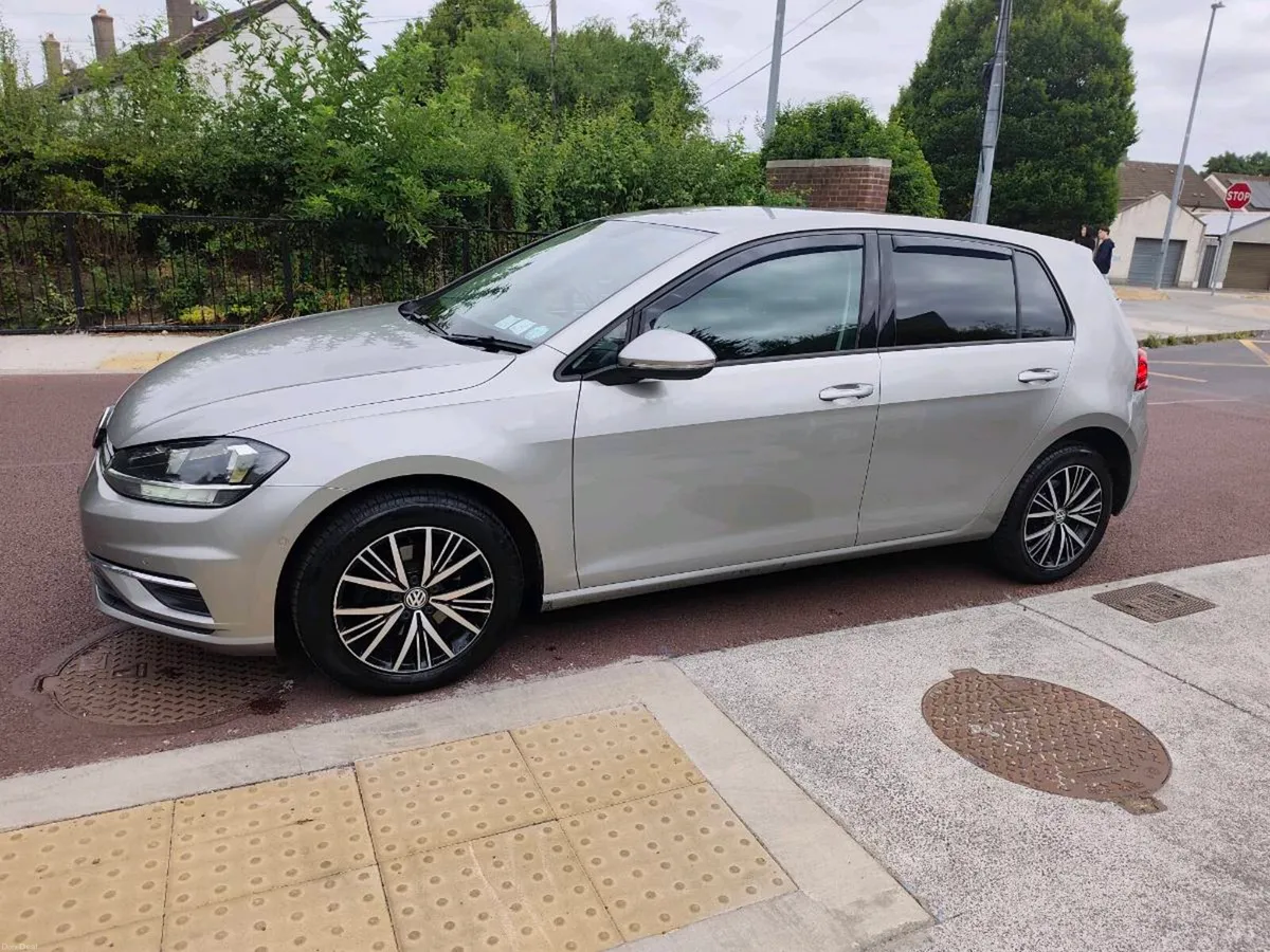 Golf 2017 new Nct 2years good spec low kilometers - Image 4