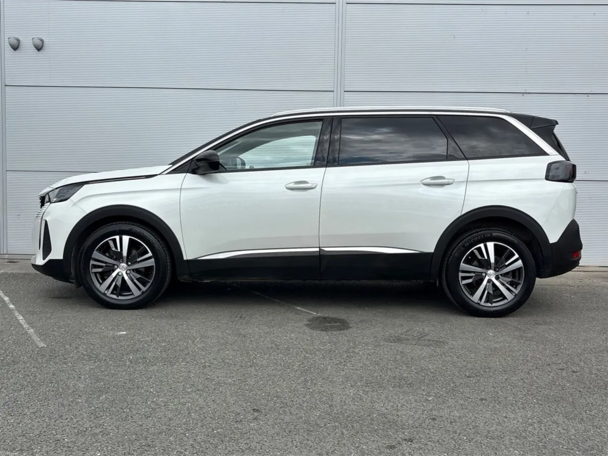 Peugeot 5008 1.2 Hybrid 136bhp E-DCS6 Allure - Image 5