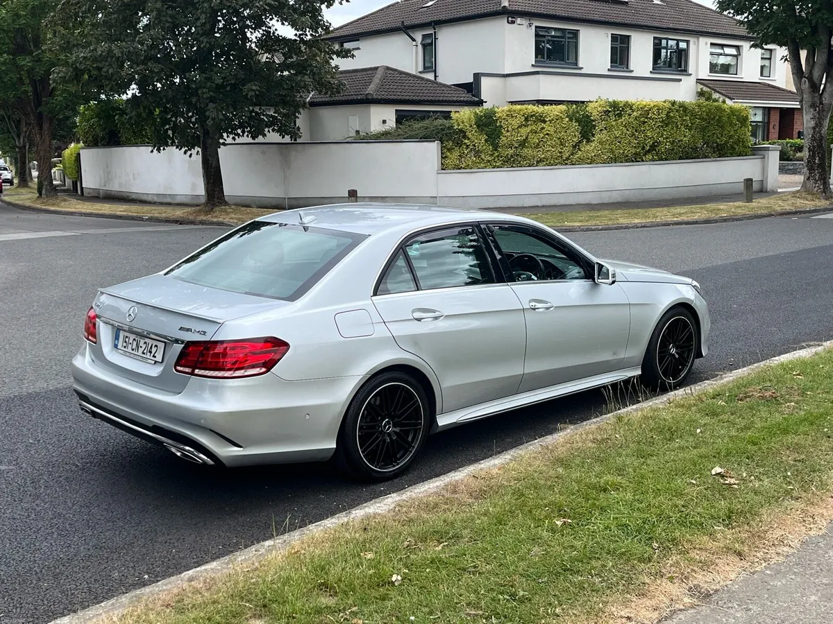 Mercedes Benz e220 bluetec amg line 4dr auto - Image 3