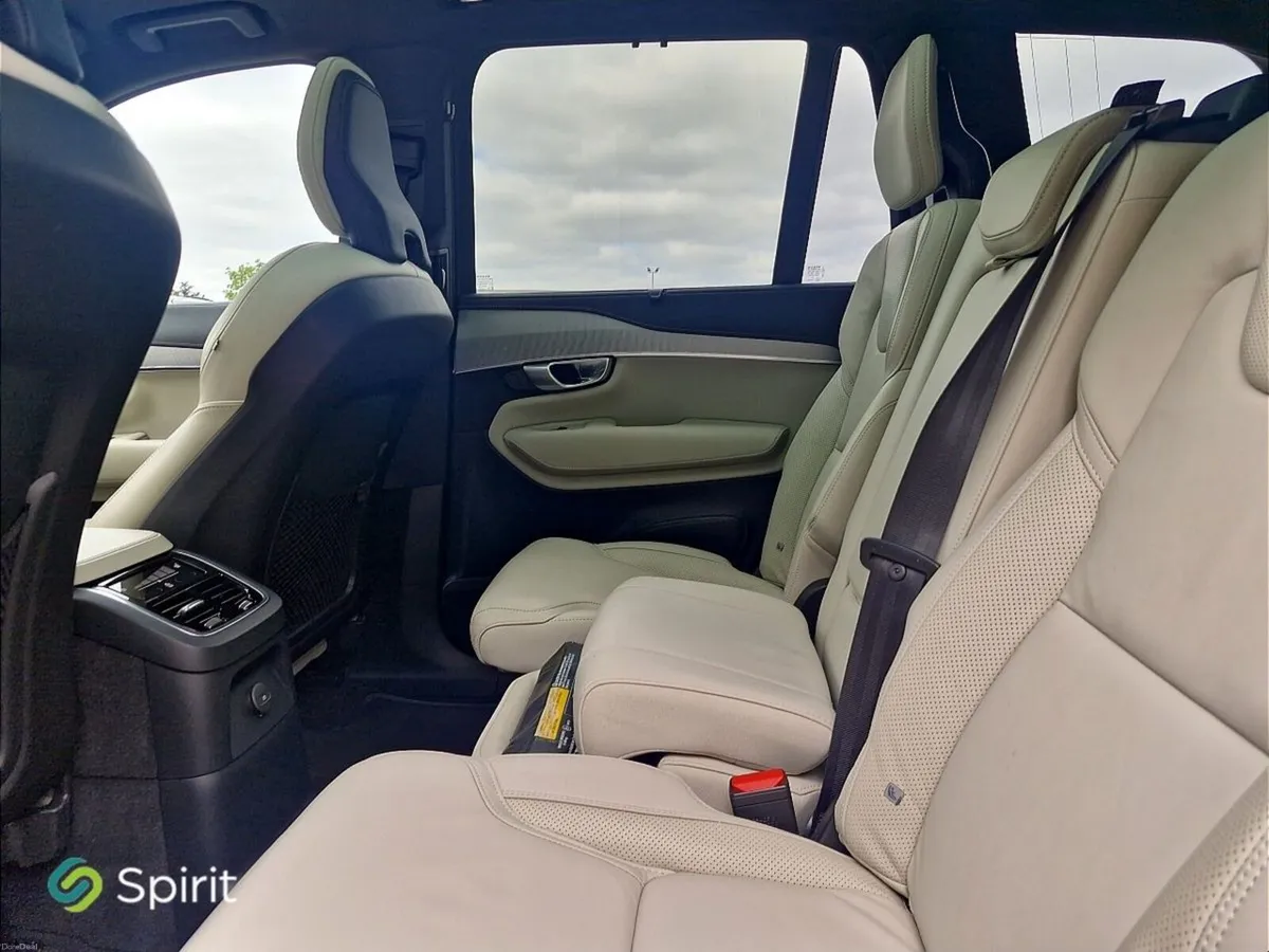 Volvo XC90 T8 Plus Plug In Hybrid - Image 5