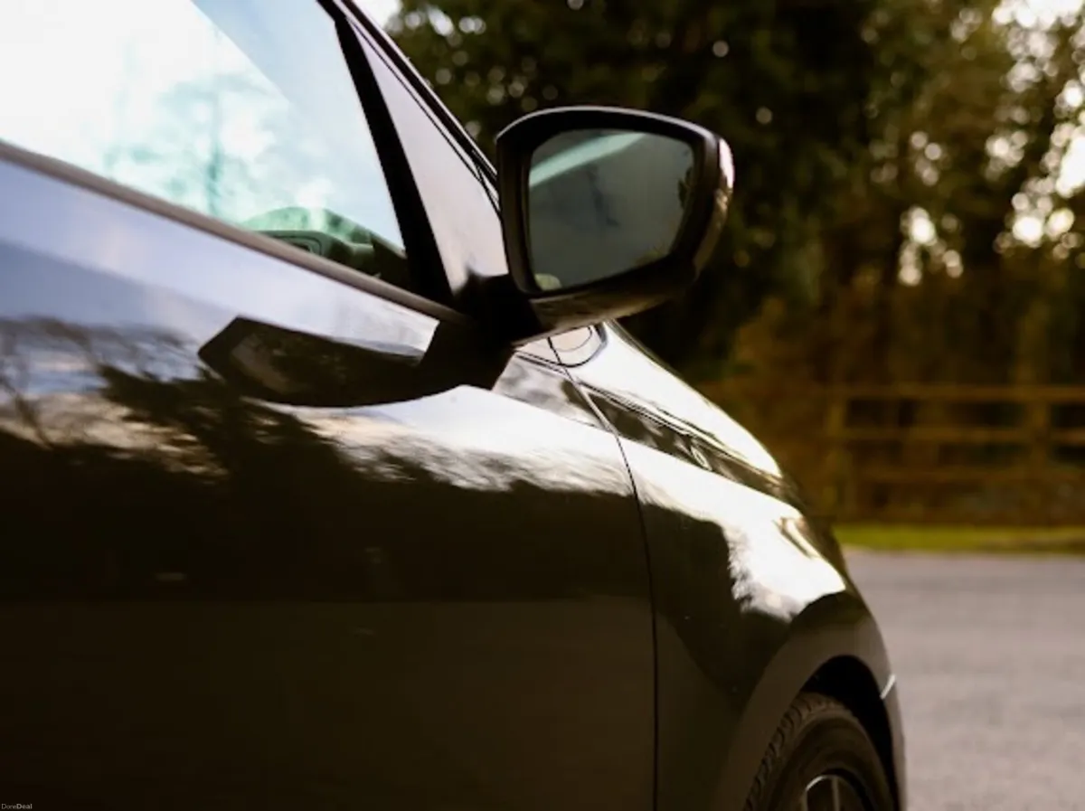 2015 Volkswagen Polo - Image 5