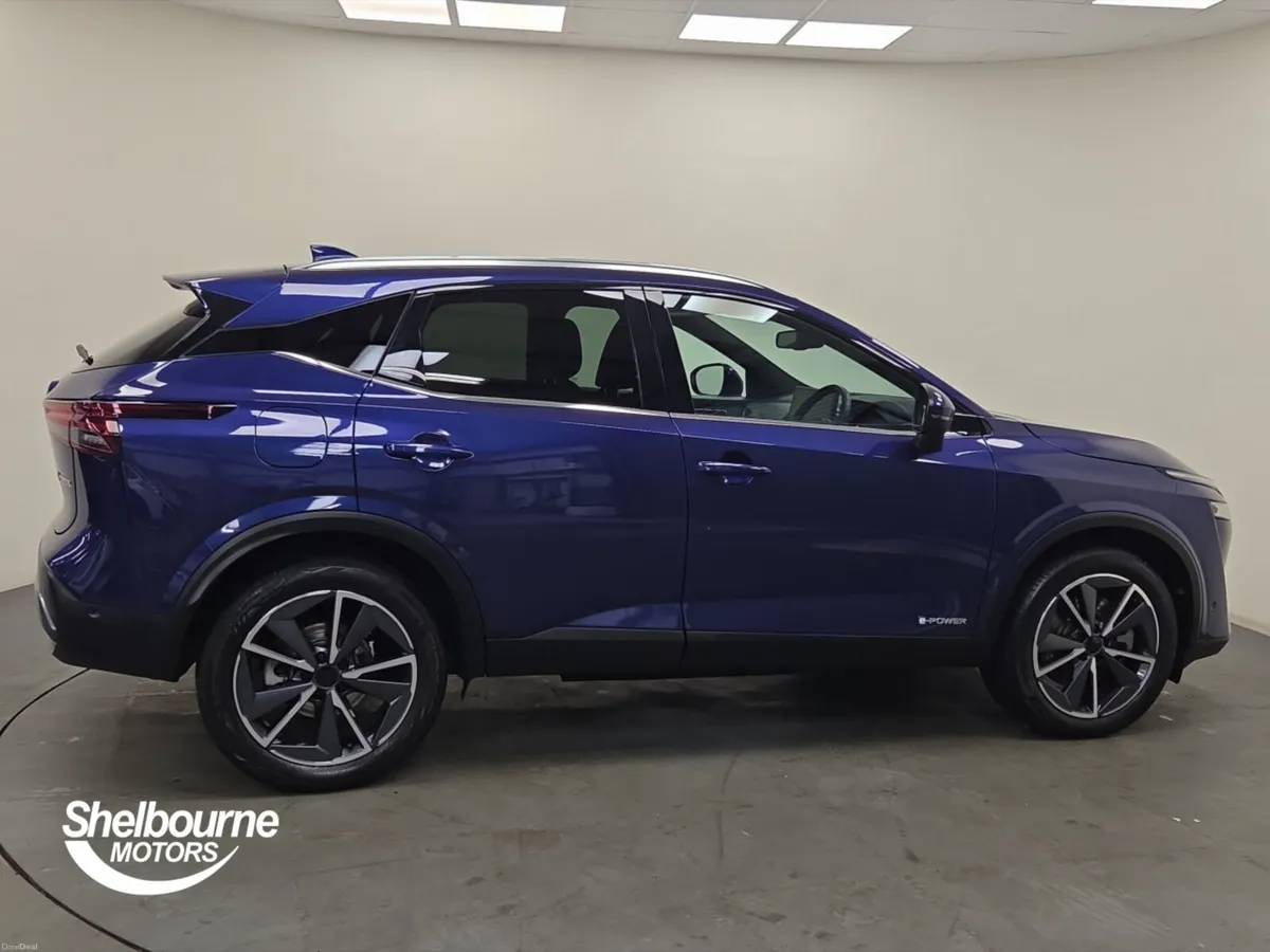 Nissan Qashqai Hatchback Tekna - Image 3