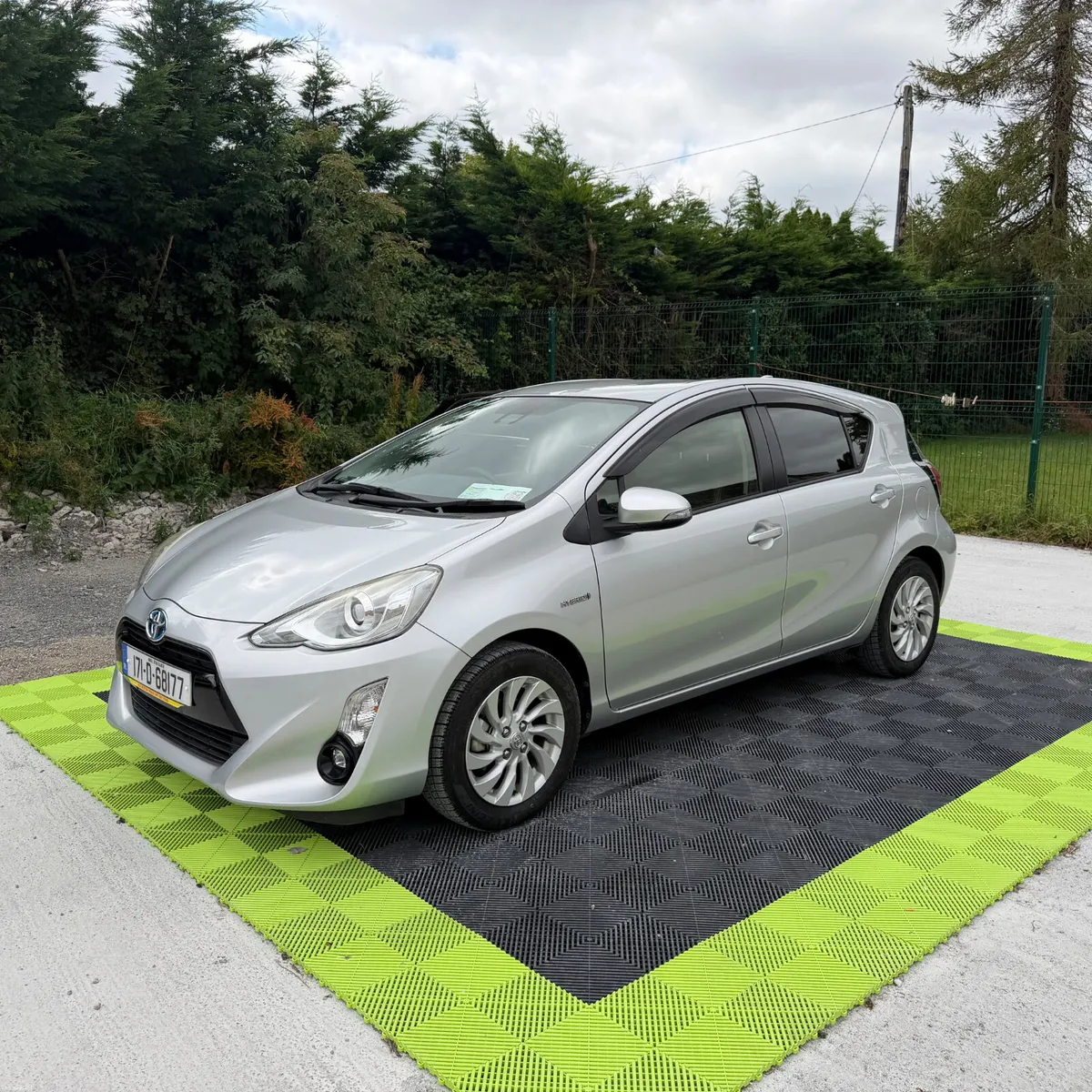 Toyota Aqua 2017 Leather Edition - Image 5