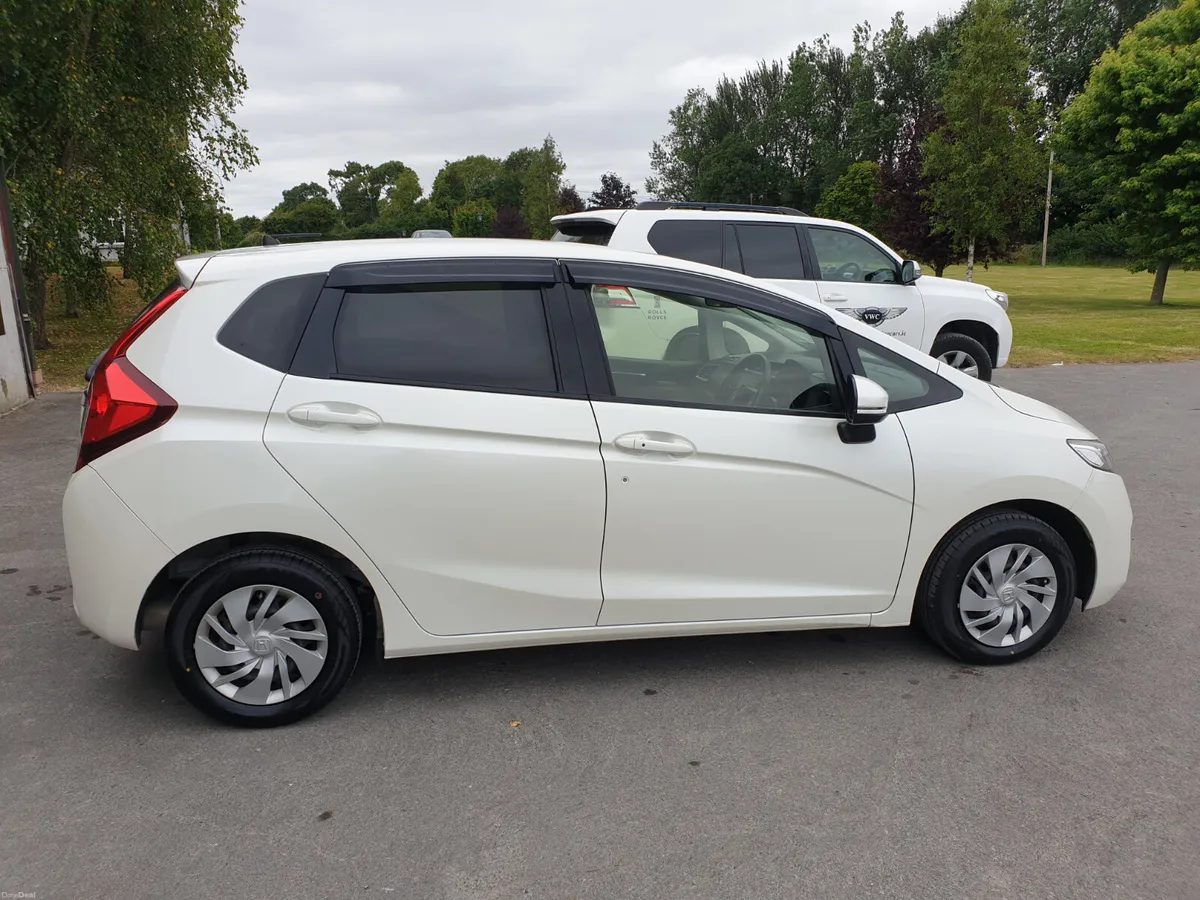 Deposit taken  FIT / 171 /AUTO / 1.3 PETROL - Image 6