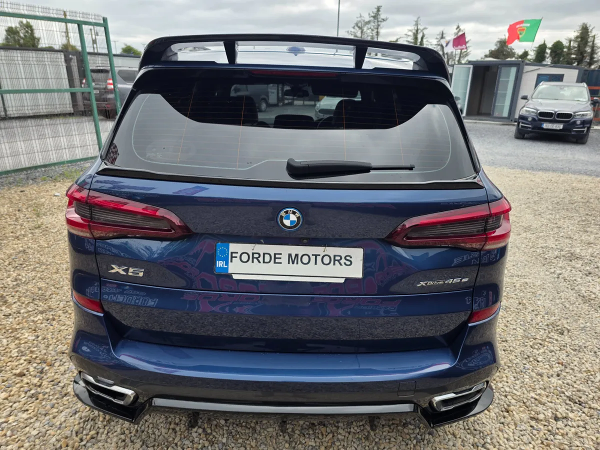 2022 BMW X5 xDrive45e M Sport Plug-in Hybrid - Image 5