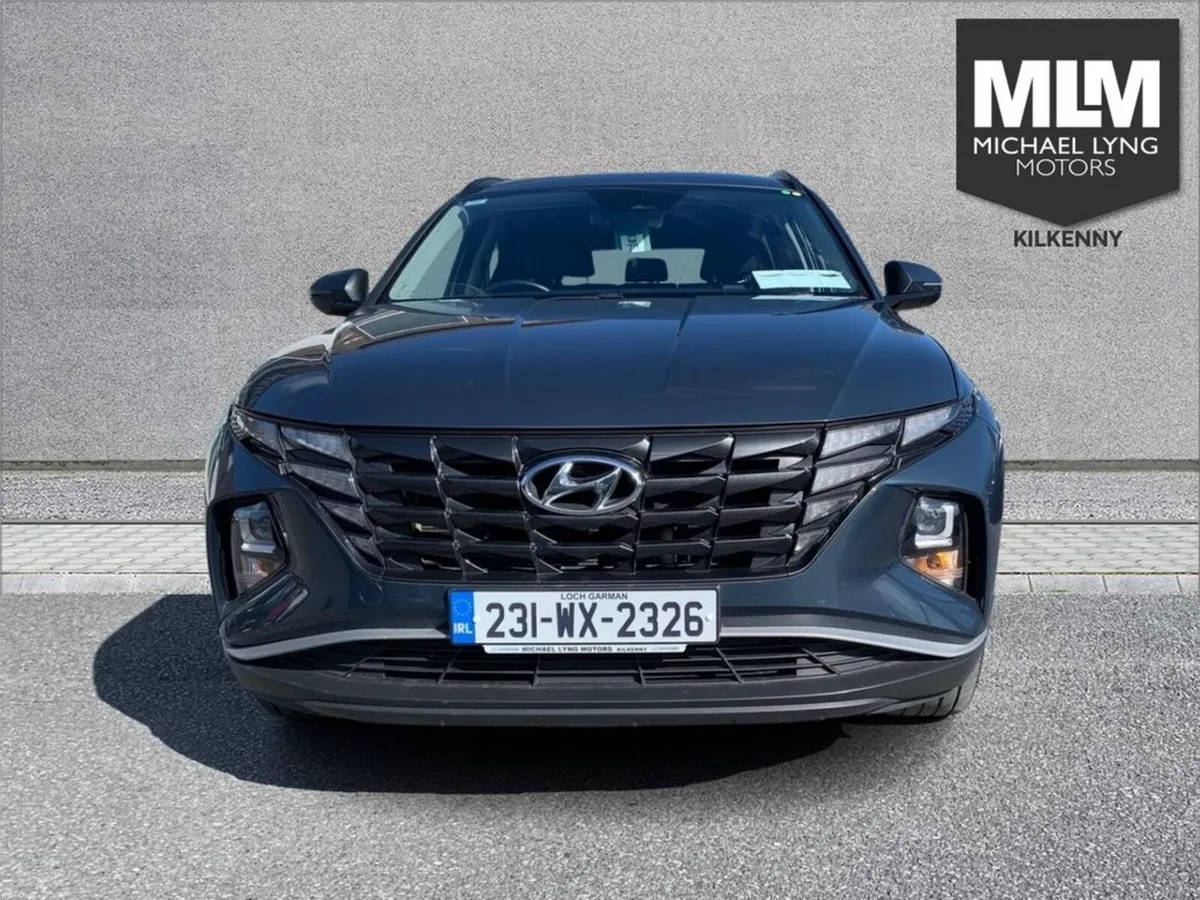 Hyundai Tucson ix35 Executive 5DR - Image 2
