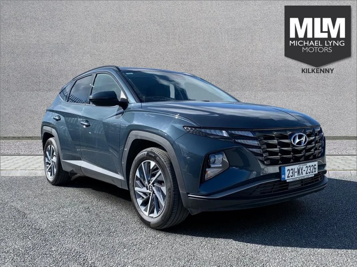 Hyundai Tucson ix35 Executive 5DR - Image 1