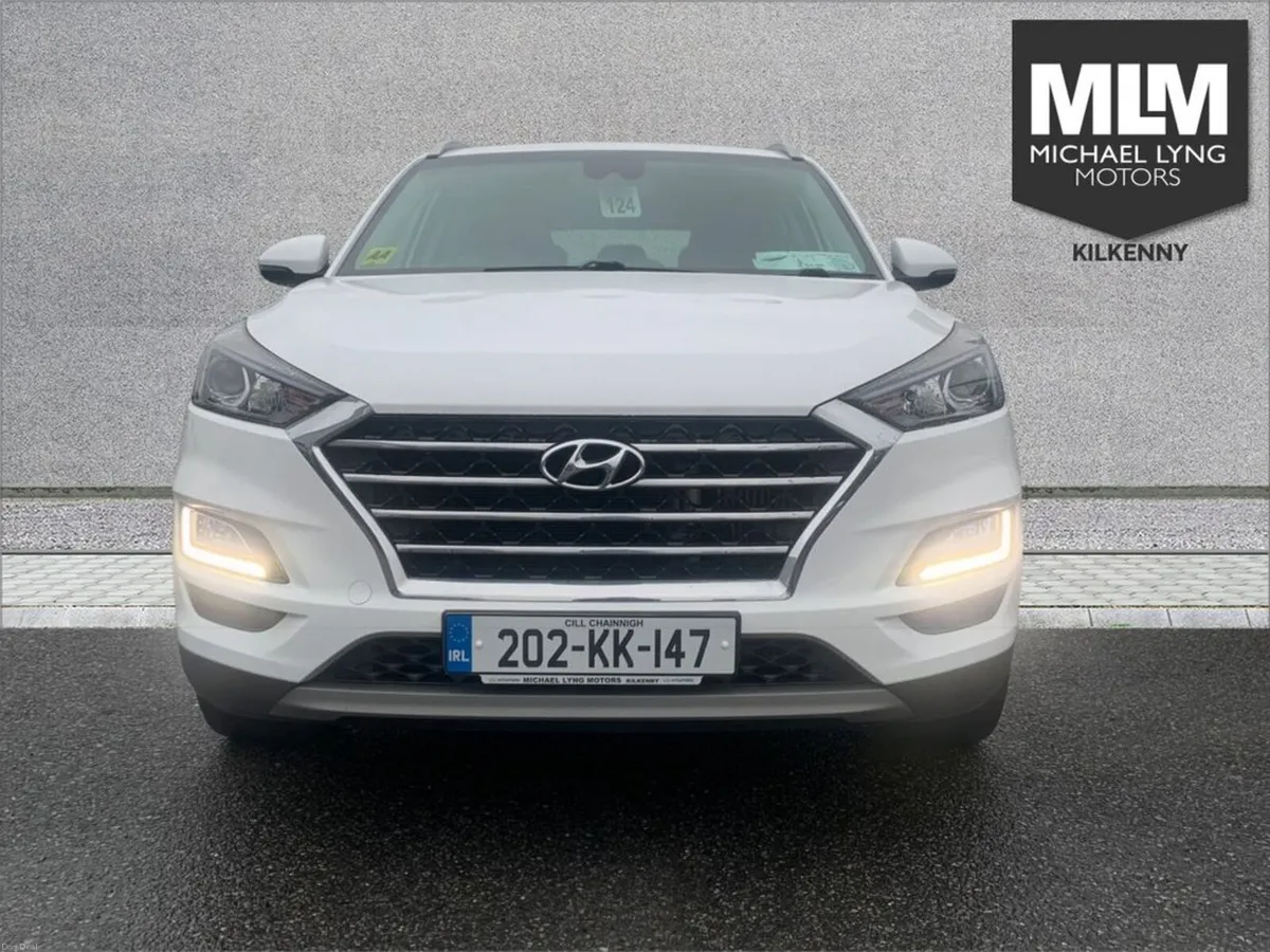 Hyundai Tucson ix35 Executive Plus 5DR - Image 2