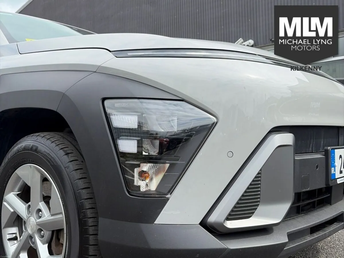Hyundai KONA M Hybrid Signature 5DR Auto - Image 4