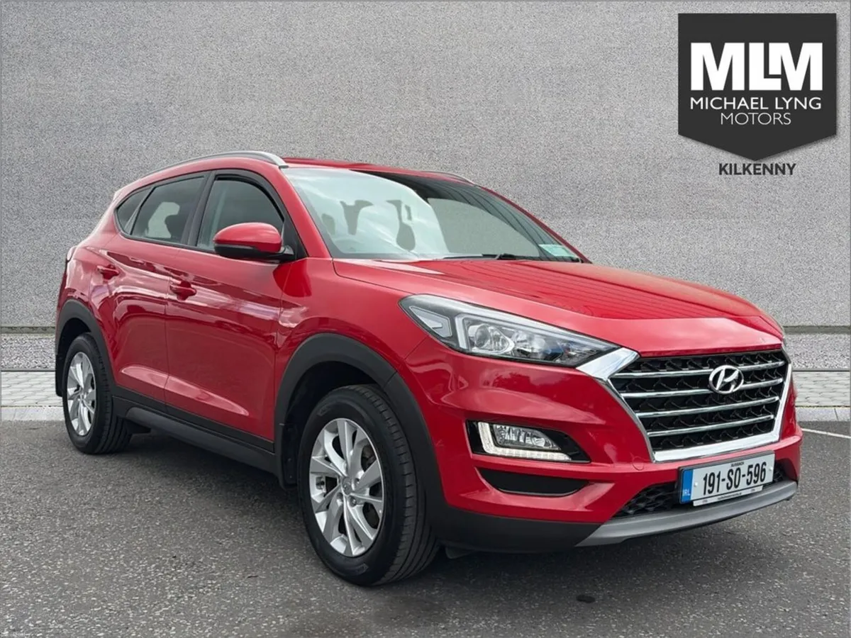 Hyundai Tucson ix35 Executive 5DR - Image 1