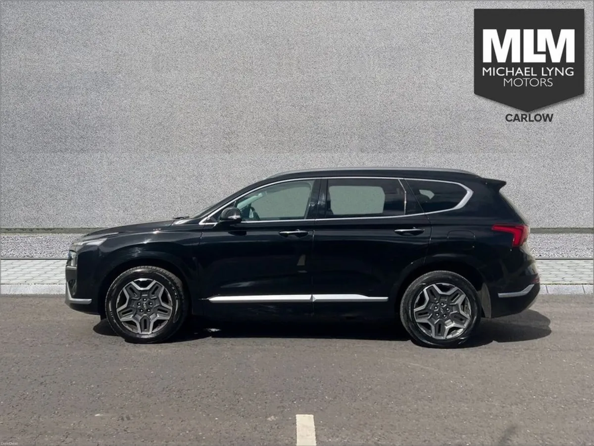 Hyundai Santa Fe 1.6 PHEV 4WD Executive Plus Auto - Image 4