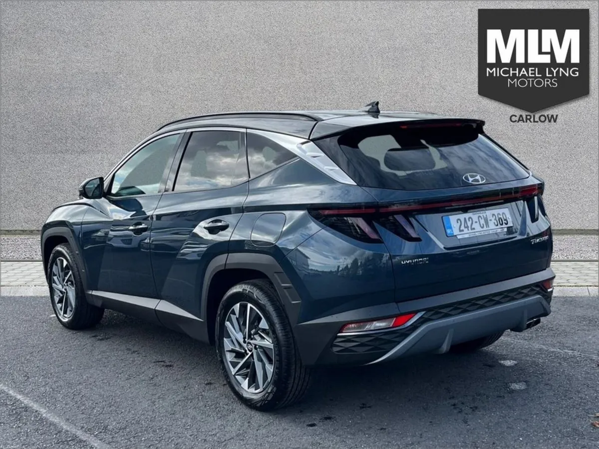 Hyundai Tucson 2WD Executive Plus w 2 Tone Roof - Image 4
