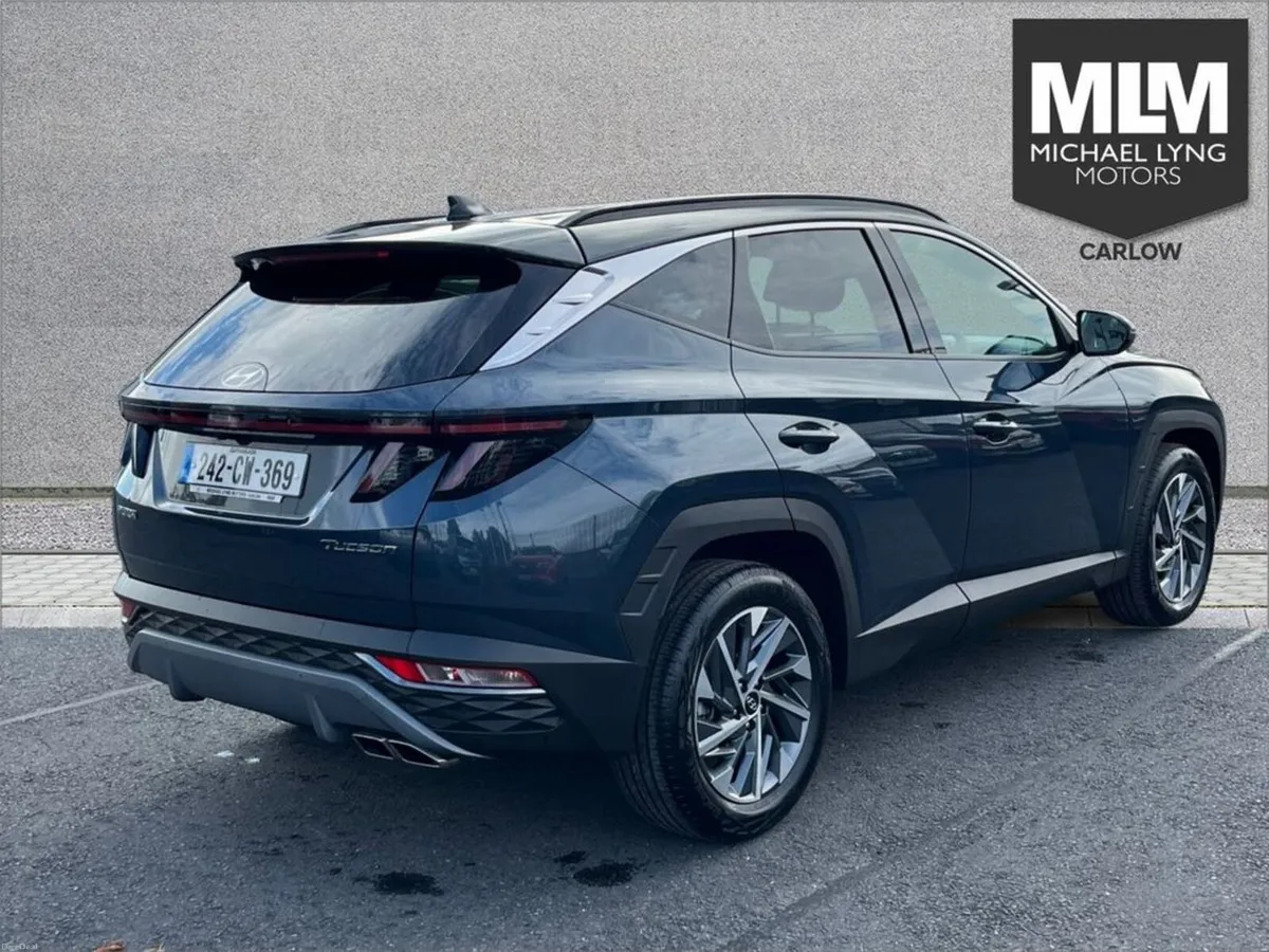 Hyundai Tucson 2WD Executive Plus w 2 Tone Roof - Image 6