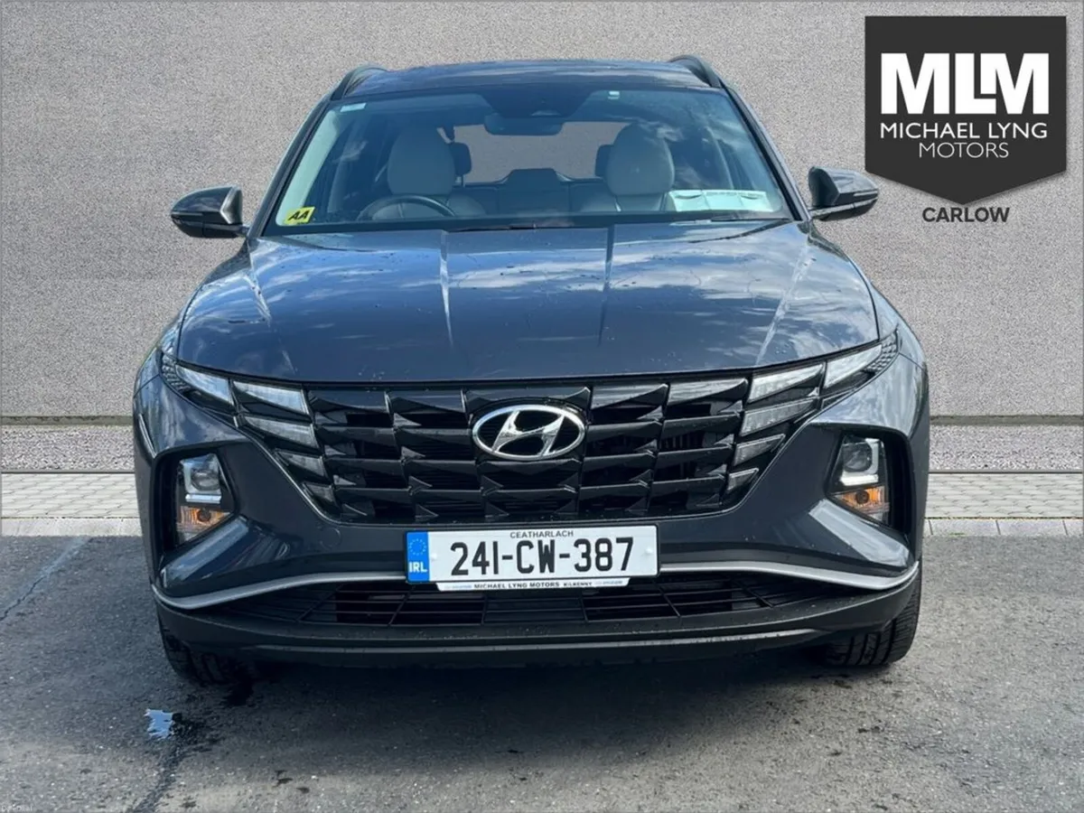 Hyundai Tucson Executive Phev 5DR Auto - Image 2