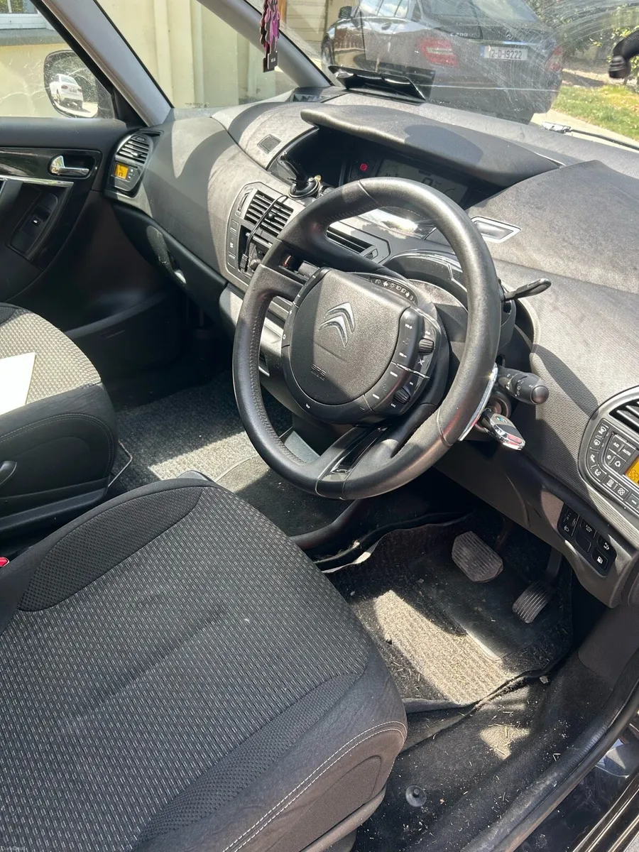 Car - Image 3