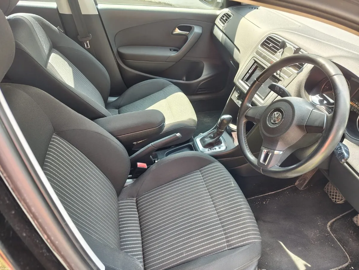 Volkswagen Polo Automatic 2012 - Image 6