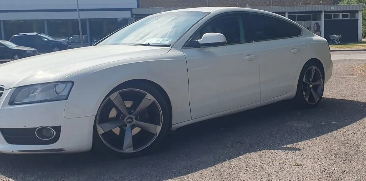 Audi A5 2010 - Image 1