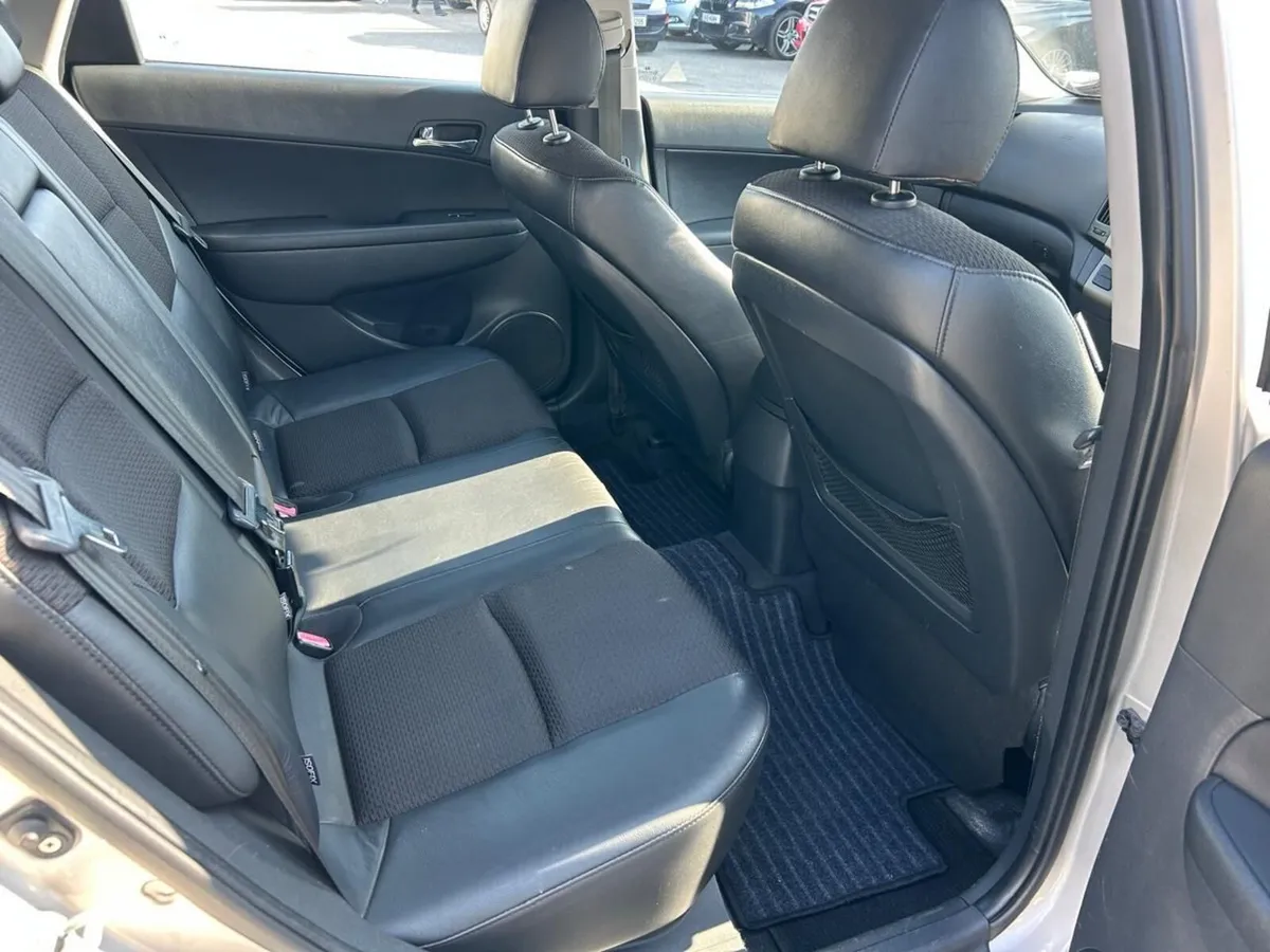 Hyundai i30 2010 - Image 4
