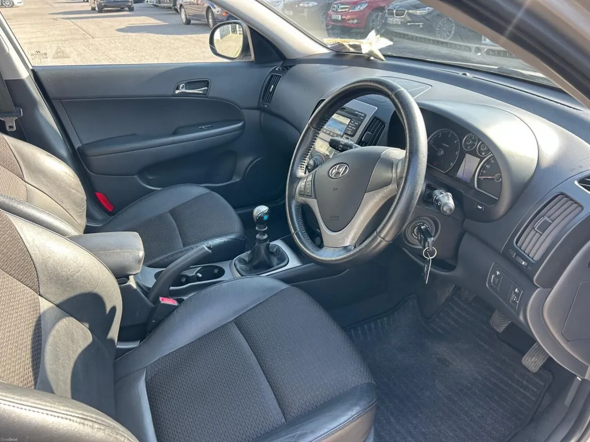 Hyundai i30 2010 - Image 5