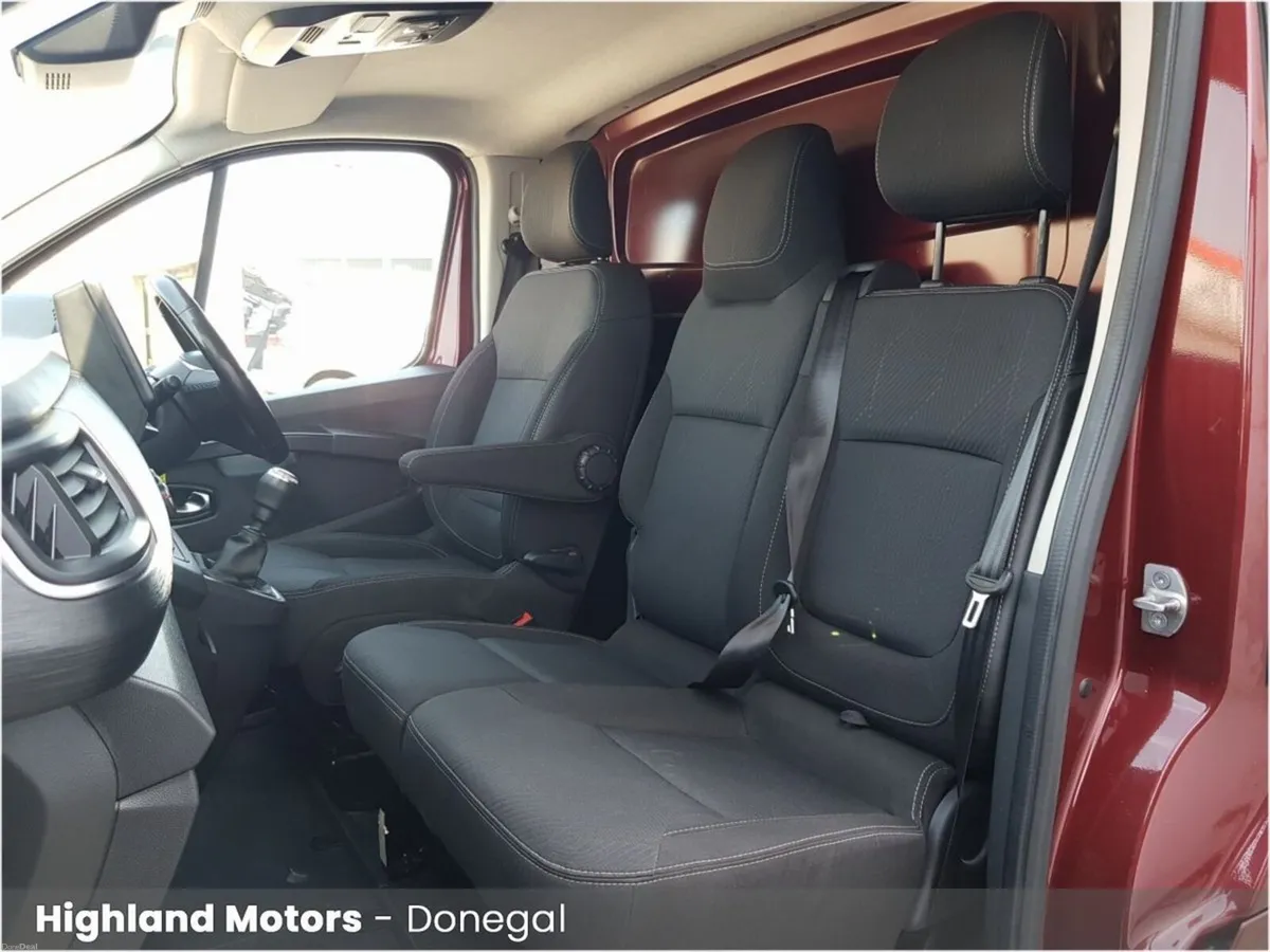 Renault Trafic TRAFIC LL30 BLUE DCI 150 SPORT - Image 5
