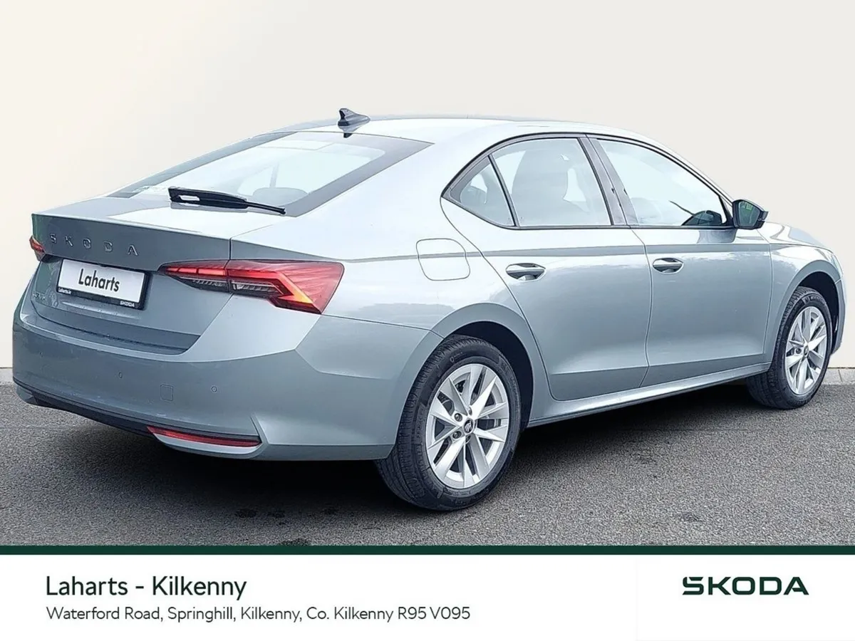 Skoda Octavia SELECTION 1.5TSI 115HP *WIRELESS CAR - Image 3