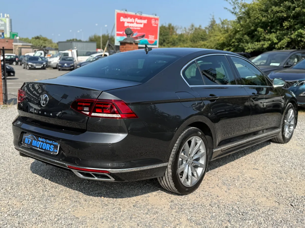 2020 Volkswagen Passat 2.0 R-LINE - Image 3