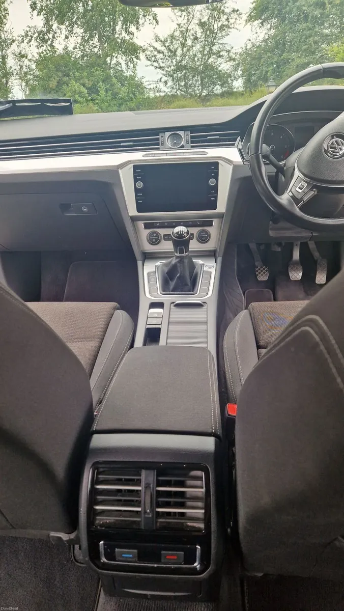 Volkswagen Passat 2018 - Image 4