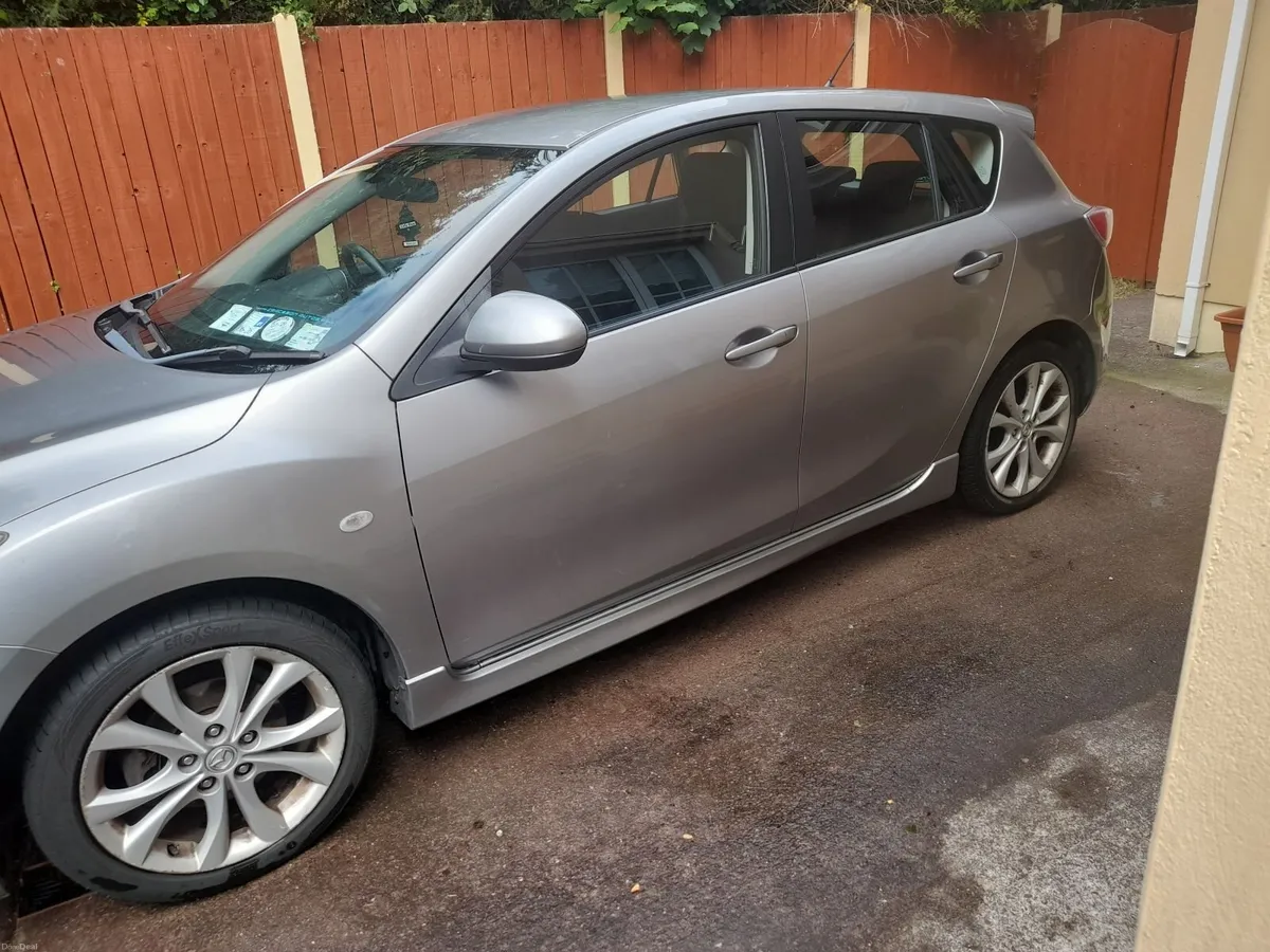 Mazda Mazda 3 (2011) - Image 2