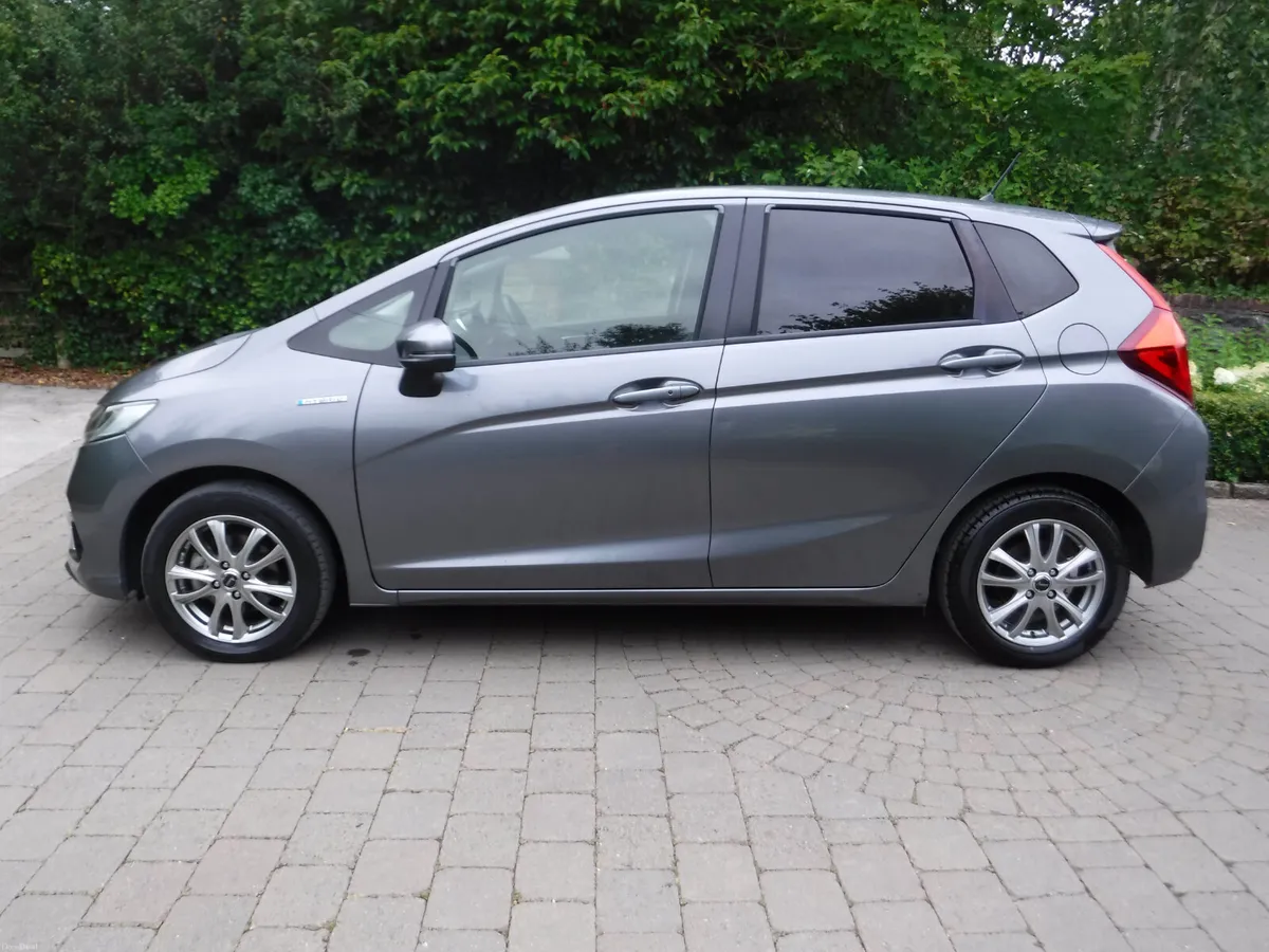 HONDA FIT 1.5 AUTO HYBRID L-SPEC HALF LEATHER - Image 5